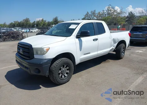 2010 Toyota Tundra Grade V6 z USA, uszkodzony, nr VIN 5TFRU5F1XAX021035